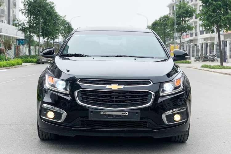 Có nên mua Chevrolet Cruze 2017 giá 300 triệu? 