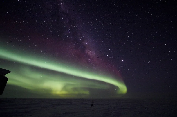 Aurora Australis, đèn phía nam (ảnh: Keith Vanderlinde, Quỹ khoa học quốc gia)