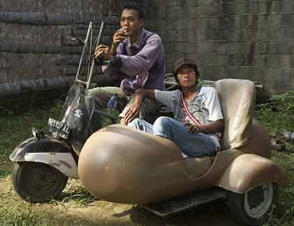 Những chiếc Vespa chế “siêu độc“