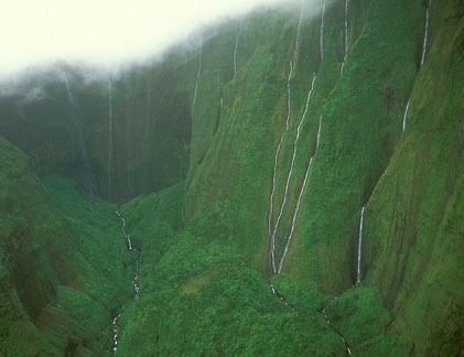 Chiêm ngưỡng vẻ đẹp kỳ vĩ của “núi khóc” ở Hawaii 