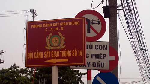 Những biển báo giao thông “khó đỡ” ở Thủ đô