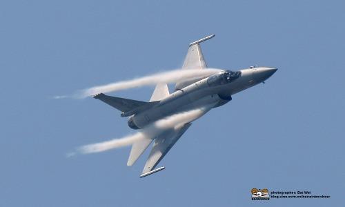 Tiên kích JF-17: Chuẩn NATO nhưng giá hàng "chợ" của Trung Quốc