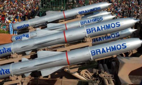 Tên lửa BrahMos tăng tầm tới 800km, Trung Quốc sẽ run?