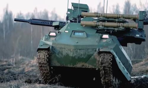 Uran-9 của Nga duyệt binh từ Quảng Trường Đỏ ra "thẳng" chiến trường Syria