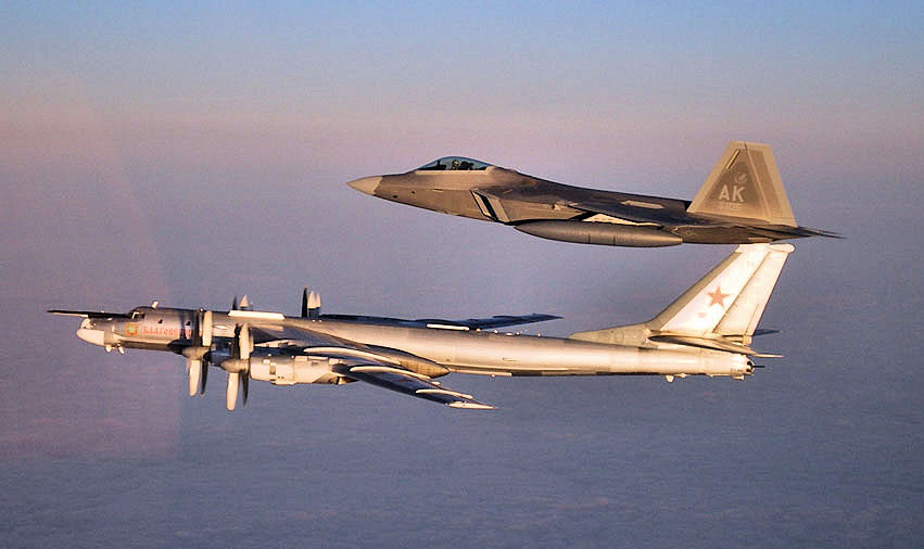 Tu-95 Nga “lượn lờ” ở Alaska, Mỹ mang cả F-22 ra đánh chặn