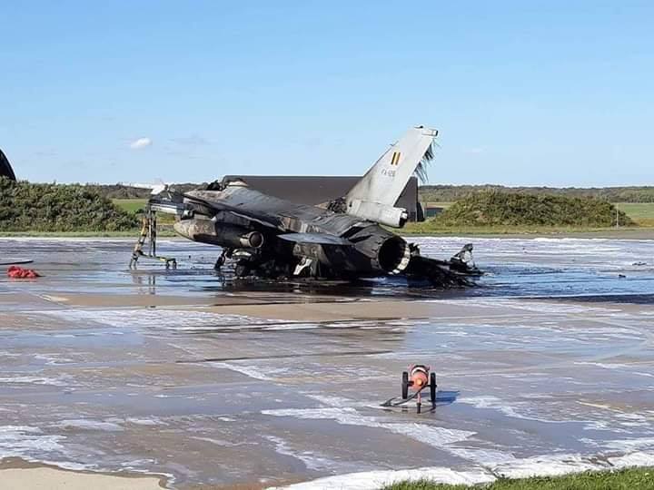 Máy bay F-16 phát nổ, hai “đồng nghiệp” chết oan