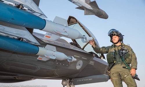 F-35 mang nhiều vũ khí ăn đứt Su-35, Su-57 Nga khi trở thành "quái thú"