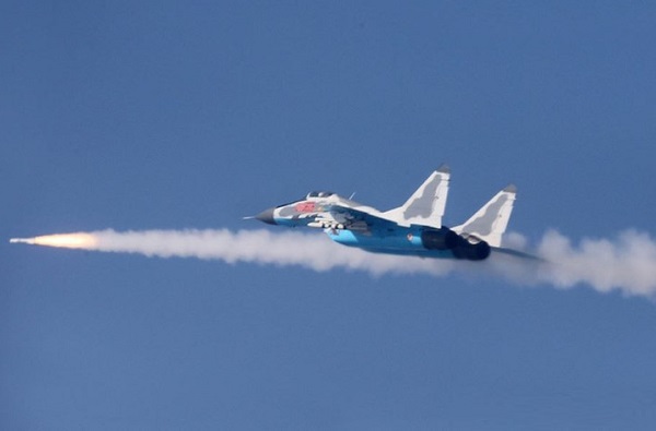 Không quân Triều Tiên đem MiG-29 và Su-25 "xịn" nhất nước ra phô diễn sức mạnh