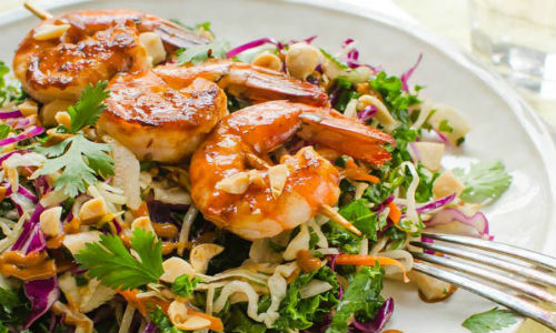 Vào bếp với món salad tôm nướng ngon mắt ngon miệng