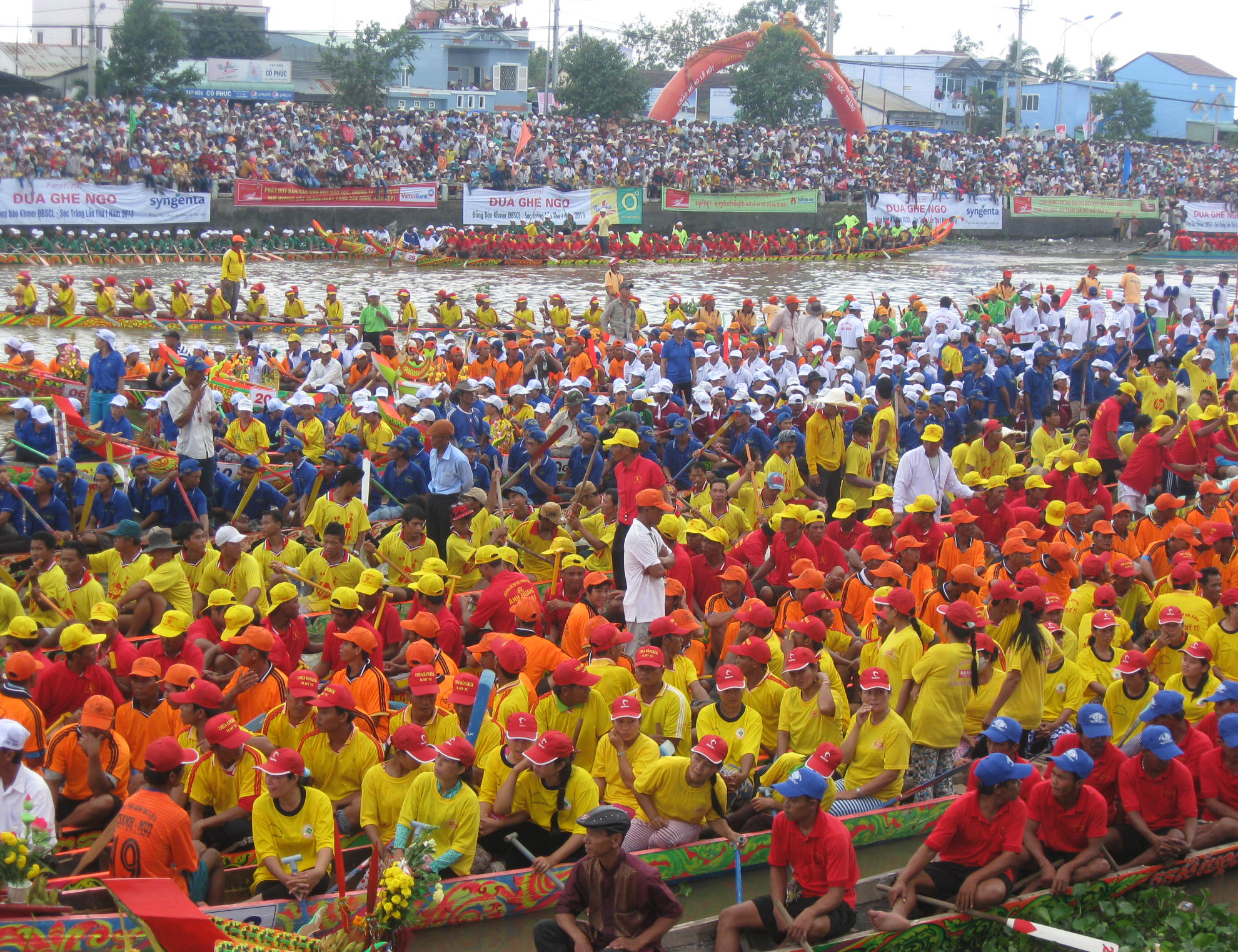 Khai mạc đua ghe Ngo tại Festival