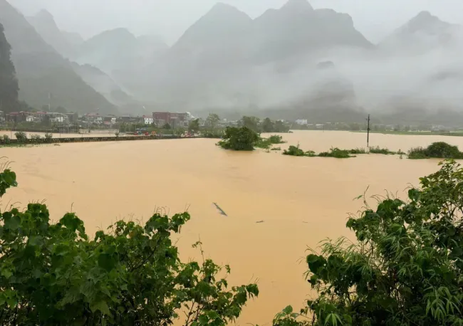 Mưa lớn, các tỉnh miền núi phía Bắc ngập sâu, sạt lở nghiêm trọng