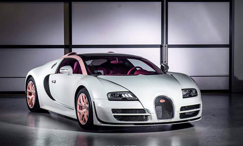 Đại gia chi triệu đô mua Bugatti Veyron hồng tặng bạn gái