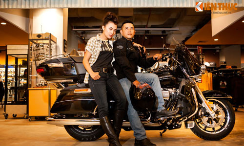 Ca sỹ Tinna Tình “ngổ ngáo” bên xế khủng Harley-Davidson