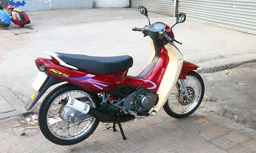 Cận cảnh xe máy côn tay Suzuki RGV 120 đắt ngang xế hộp