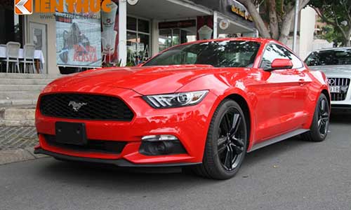 Xế cơ bắp Ford Mustang 2015 vừa về Việt Nam có gì “hot“?