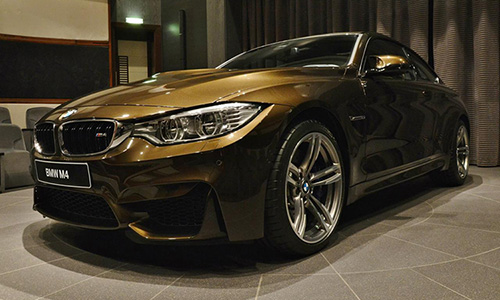 BMW M4 “thay áo” màu nâu Pyrite Brown hiếm có