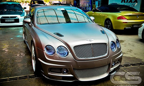 Dân chơi Sài thành chi 300 triệu “tút” lại xế sang Bentley 