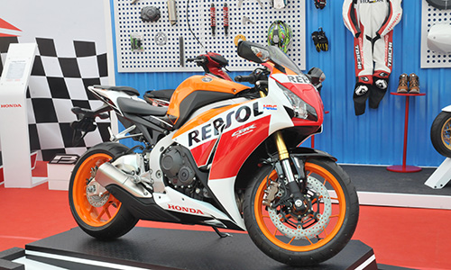 Siêu môtô Honda CBR1000RR Repsol 2015 chính hãng tại VN