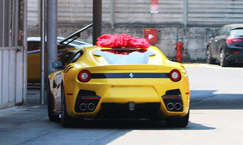 Nghe tiếng gầm mãnh liệt của Ferrari F12 Versione Speciale