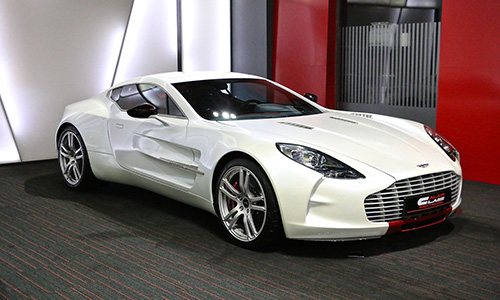 Aston Martin One-77 trắng 'tinh khôi” bản giới hạn siêu độc