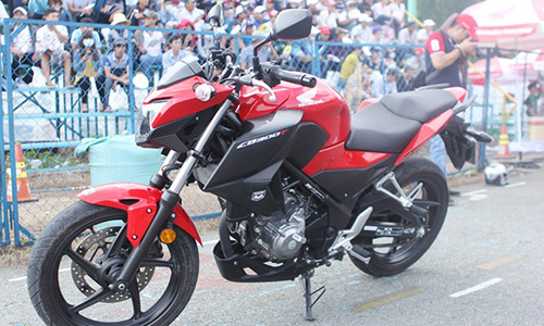 Soi môtô PKL Honda CB300F giá 80 triệu tại Việt Nam 