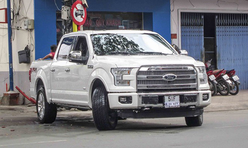 Thêm xe bán tải "khủng" Ford F-150 Platinum về Việt Nam