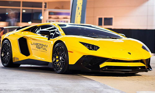 Hơn 50 "siêu bò" rầm rộ đổ về lễ hội Lamborghini Festival 2015 