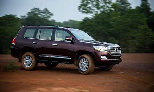 Toyota Việt Nam ra mắt Land Cruiser mới giá hơn 2,8 tỷ 