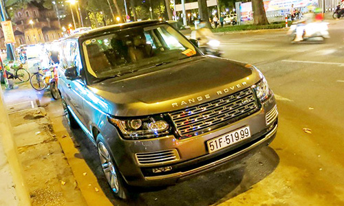 Range Rover Black Edition "hàng hiếm", màu độc tại Việt Nam