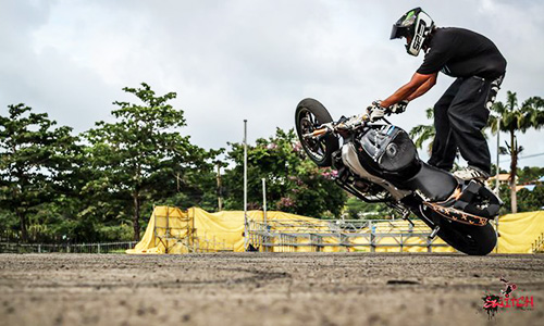 Mãn nhãn với màn stunt đỉnh cao trên môtô PKL