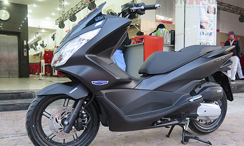 "Soi" Honda PCX 2016 vừa về đến đại lý tại Hà Nội