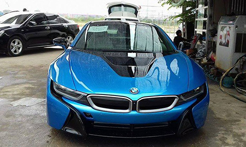 Siêu xe BMW i8 tại Hà Nội "xuất viện" sau tai nạn nát đầu