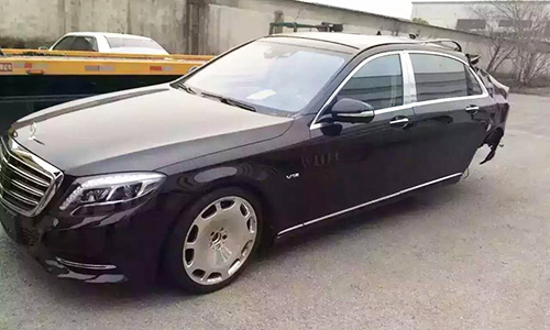 Thợ Việt "làm thịt" xế sang 10 tỷ Mercedes-Maybach S600