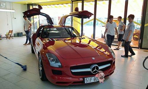 Siêu xe "cánh chim" Mercedes SLS AMG 12 tỷ trên phố Việt 