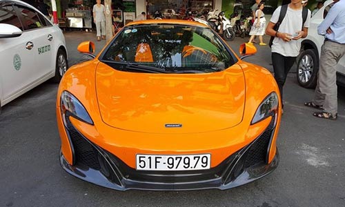 Siêu xe tiền tỷ McLaren 650S biển thần tài “đi chợ” SG