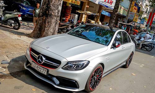 Mercedes C63 AMG giá 4,6 tỷ đầu tiên tại Việt Nam