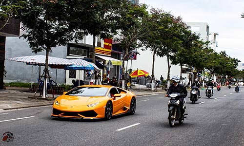 Siêu xe Huracan độ bodykit "khủng" 350 triệu tại Việt Nam