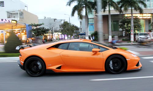 Xem “siêu bò” Lamborghini Huracan diễn tại Đà Thành