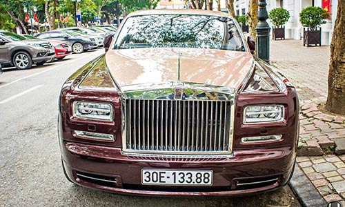 Siêu xe Rolls-Royce đắt nhất Việt Nam lăn bánh tại Hà Nội