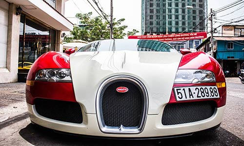 Soi “ông hoàng tốc độ” Bugatti Veyron 40 tỷ tại VN