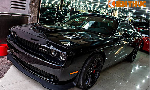 Siêu xe Dodge Challenger SRT Hellcat 2015 đầu tiên về VN