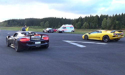 Xem Porsche 918 cho Lamborghini Diablo VT “hít khói”