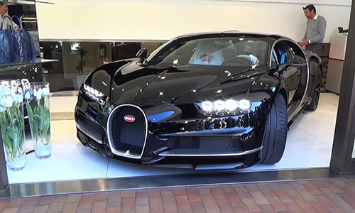 Siêu xe Bugatti Chiron trị giá 60 tỷ đến Monaco