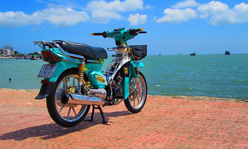 "Siêu” Honda Dream chiến của tay chơi Sài Gòn