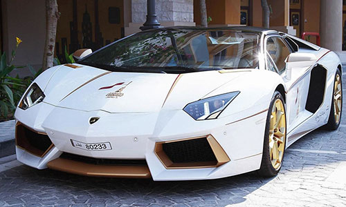 Đại gia ném cả “chục cân vàng” lên siêu xe Lamborghini 