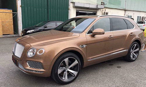 Chi tiết siêu SUV Bentley Bentayga đầu tiên tại Hà Nội