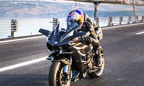 Siêu môtô Kawasaki Ninja H2R đạt 400 km/h trong 26 giây