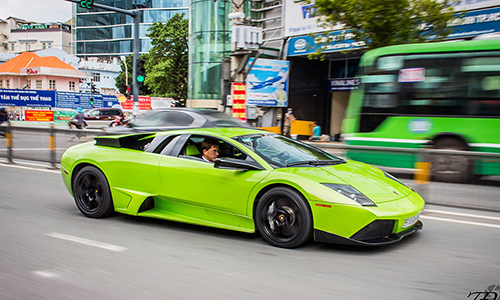 Siêu xe Lamborghini Murcielago LP640 “gào thét” trên phố Việt