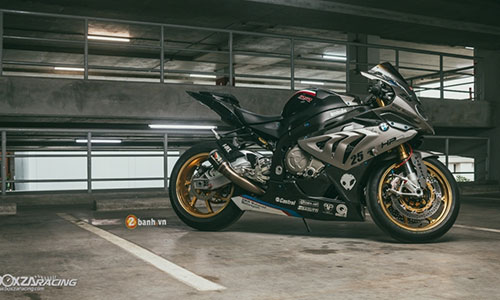 Siêu môtô BMW S1000RR "cực ngầu" độ Sport Premium