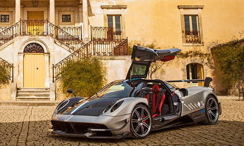 “Thần gió” Pagani Huayra đọ dáng cùng hàng chục siêu xe